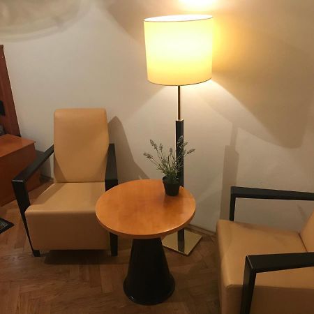All Seasons Hostel Прага Екстер'єр фото