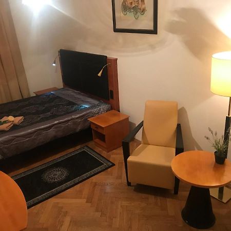 All Seasons Hostel Прага Екстер'єр фото