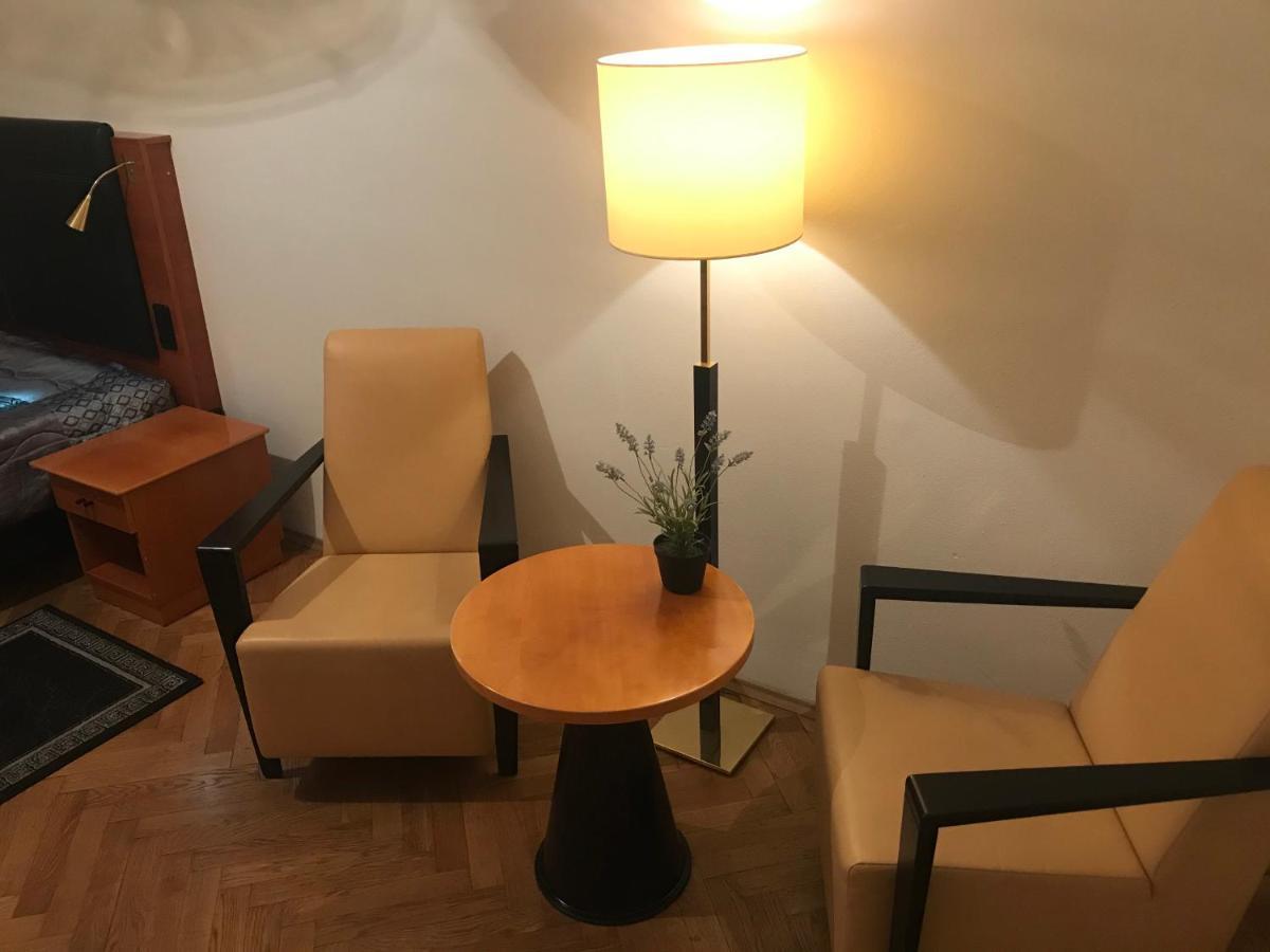 All Seasons Hostel Прага Екстер'єр фото