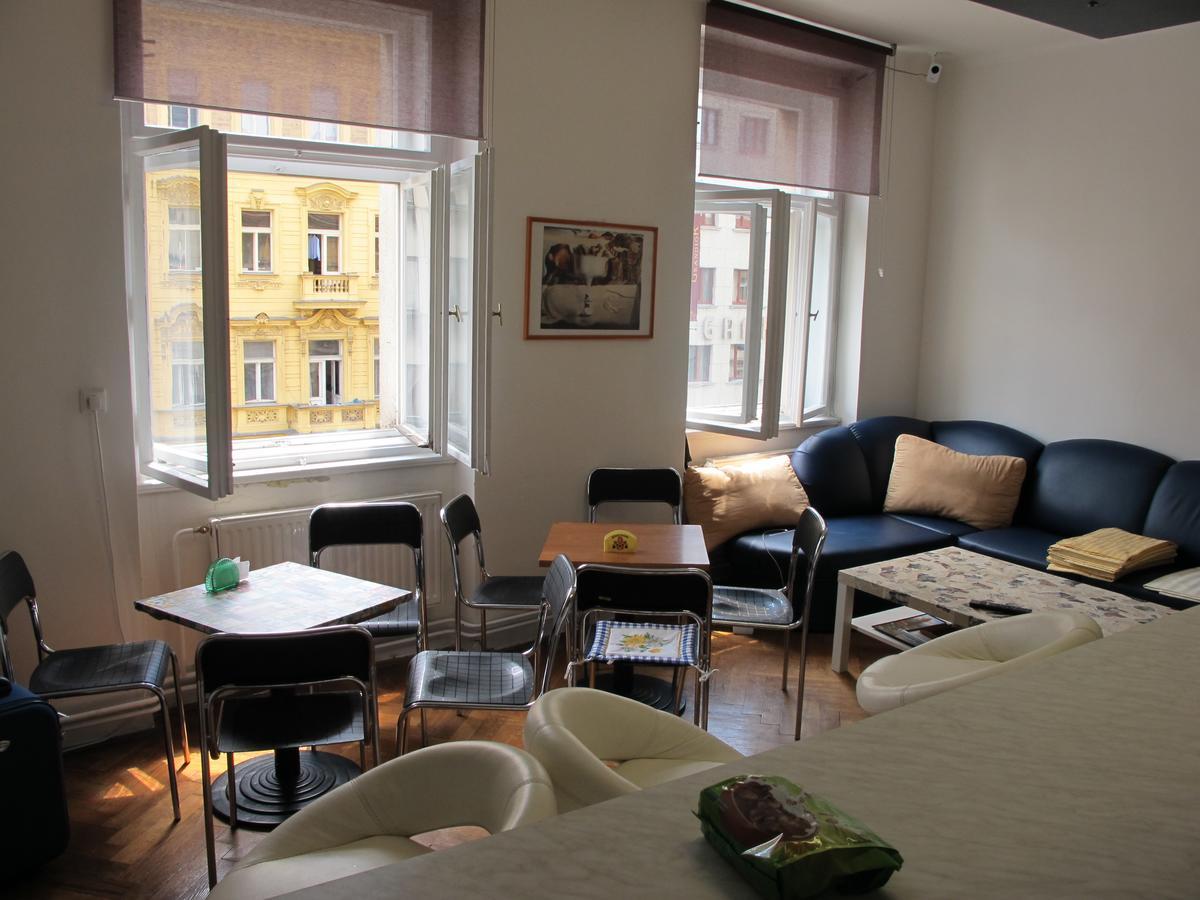 All Seasons Hostel Прага Екстер'єр фото