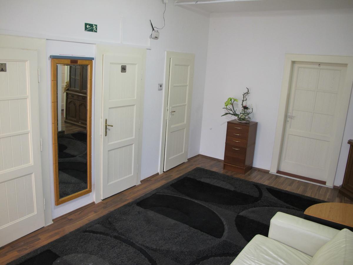 All Seasons Hostel Прага Екстер'єр фото