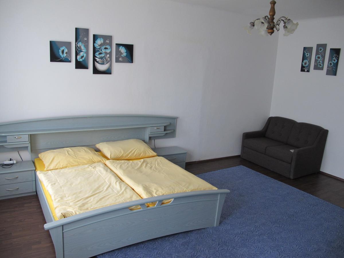 All Seasons Hostel Прага Екстер'єр фото